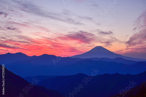 富士山と夜明け前