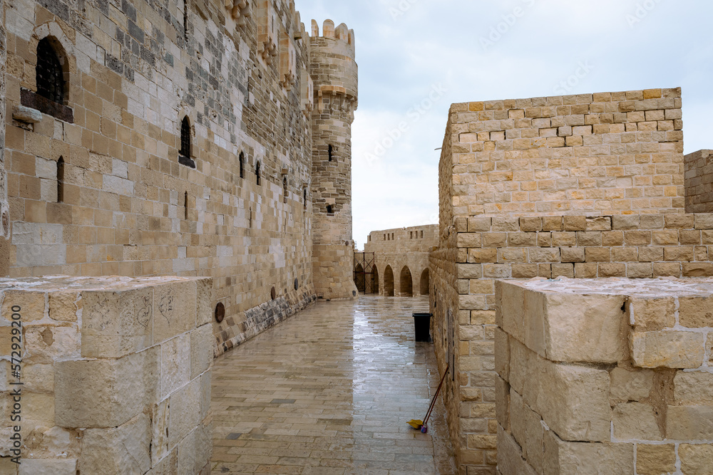 Φωτογραφία Citadel of Qaitbay, a 15th century defensive fortress located on the Mediterranean sea coast