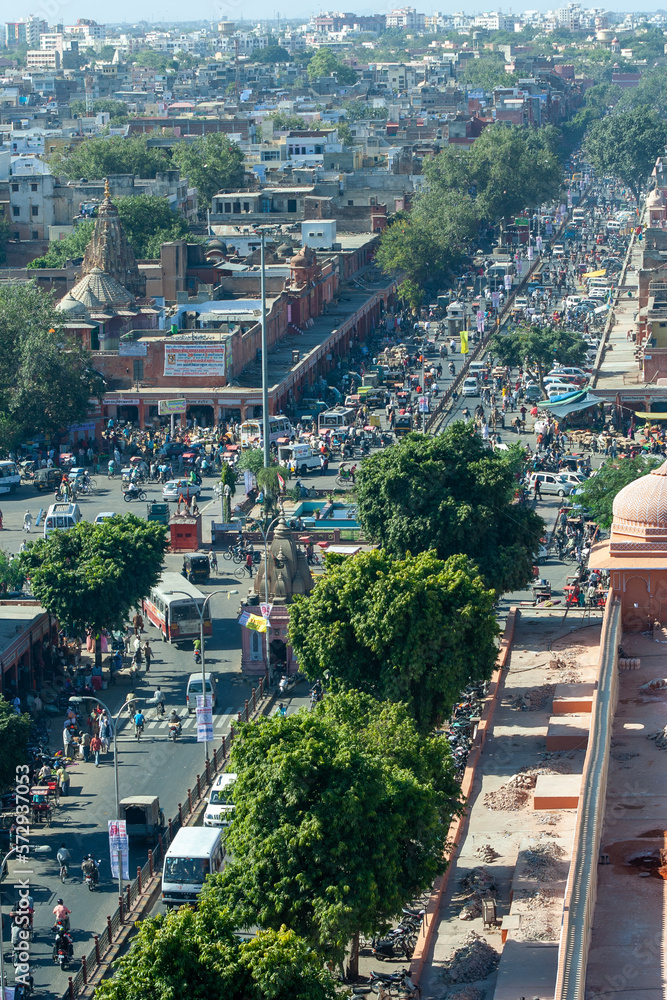Cityscape of Jaipur and it's traffic