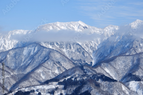 Fototapeta Naklejka Na Ścianę i Meble -  snow covered mountains in Hakuba, Japan