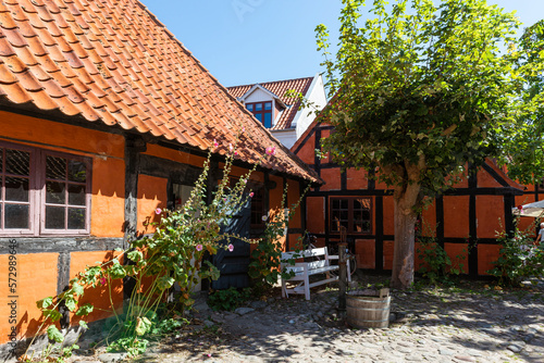 Fachwerkhäuser der alten Färberei mit dem Ostjütland Museum von Ebeltoft, Djursland, Dänemark