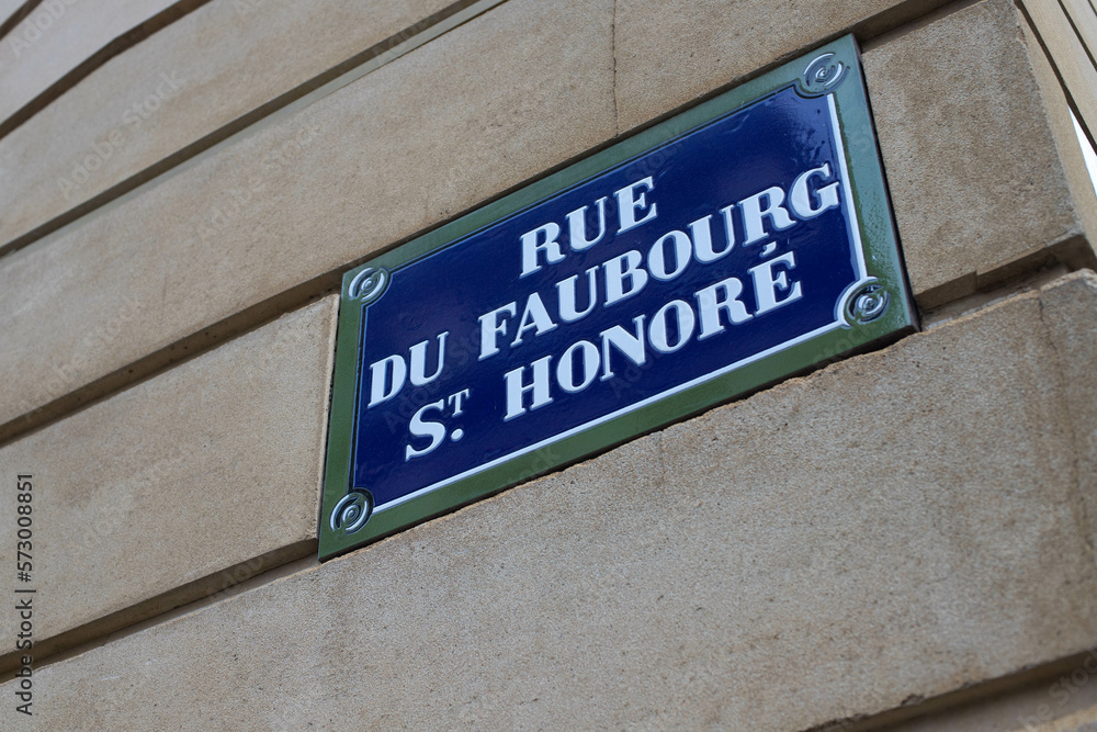 plaque de rue indiquant la rue du faubourg saint honoré, endroit célèbre de Paris plaque de rue indiquant la rue du faubourg saint honoré, endroit célèbre de Paris