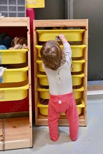 Garde enfant en creche