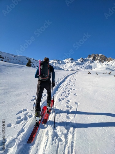 Canvas-taulu Beautiful ski touring slope in a fantastic mountain world