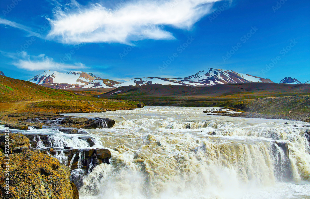 Jökulfall glacial river and Gygjarfoss waterfall, Iceland highlands - Beautiful icelandic nature landscape