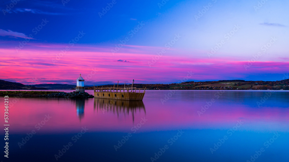 Fototapeta premium Sunset on the lake