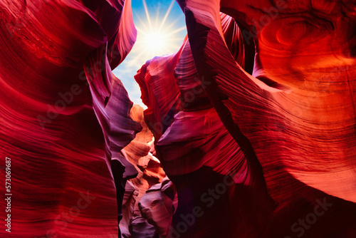 Antelope Canyon im Navajo Reservation bei Page, Arizona USA. Artwork and travel concept. 