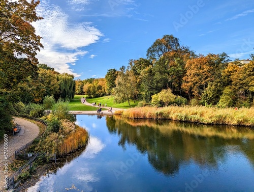 Photography Rudolph-Wilde-Park in Berlin-Schöneberg mit Blick von der Carl-Zuckmayer-Brücke