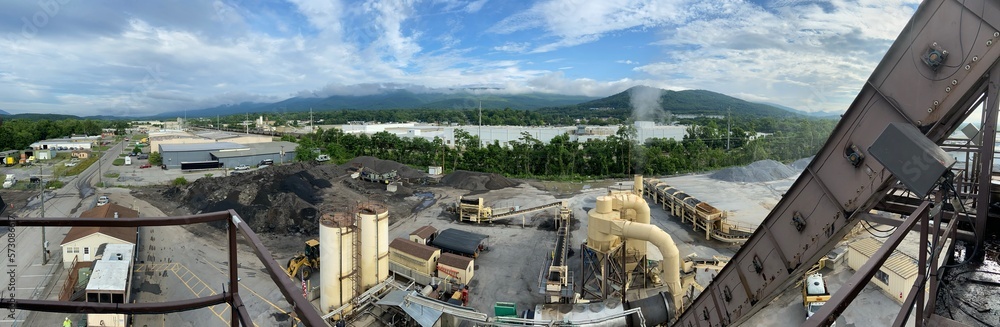 Fototapeta premium Asphalt Plant - Salem, VA