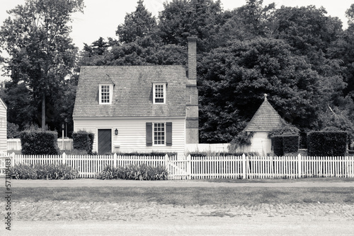 Fototapeta Naklejka Na Ścianę i Meble -  Colonial era house