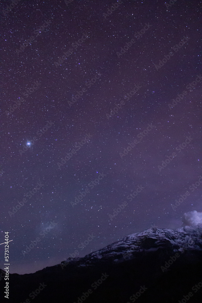 Montaña con estrellas Montaña con estrellas