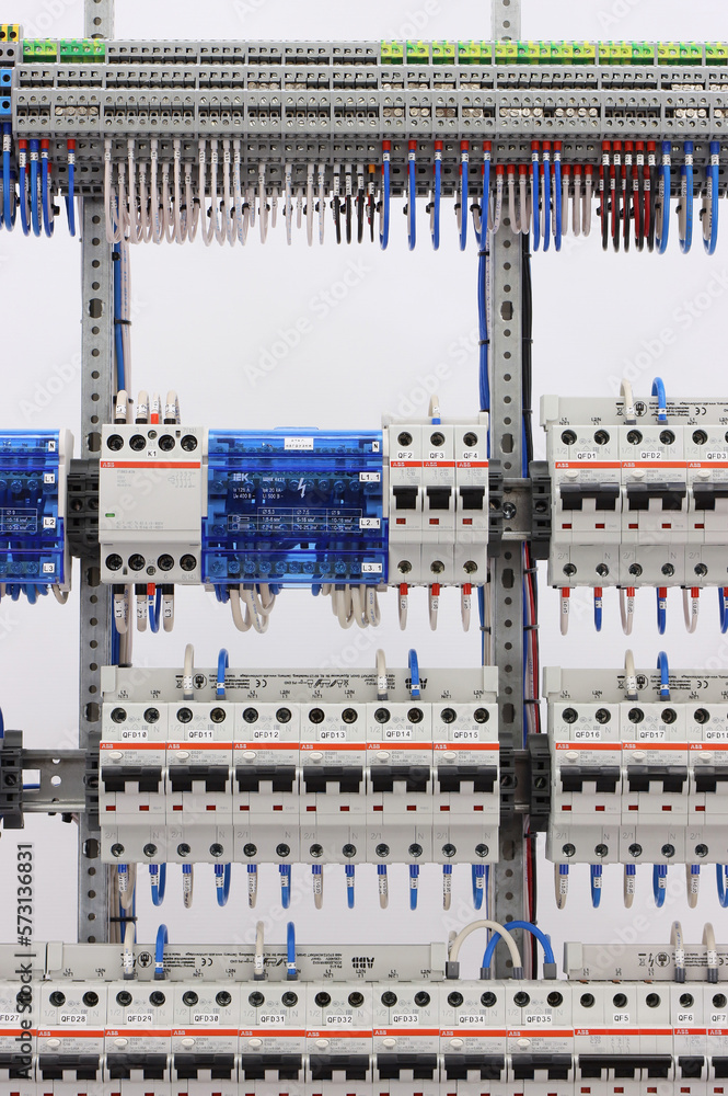 Foto de ABB automatic current switches for protection of electrical ...