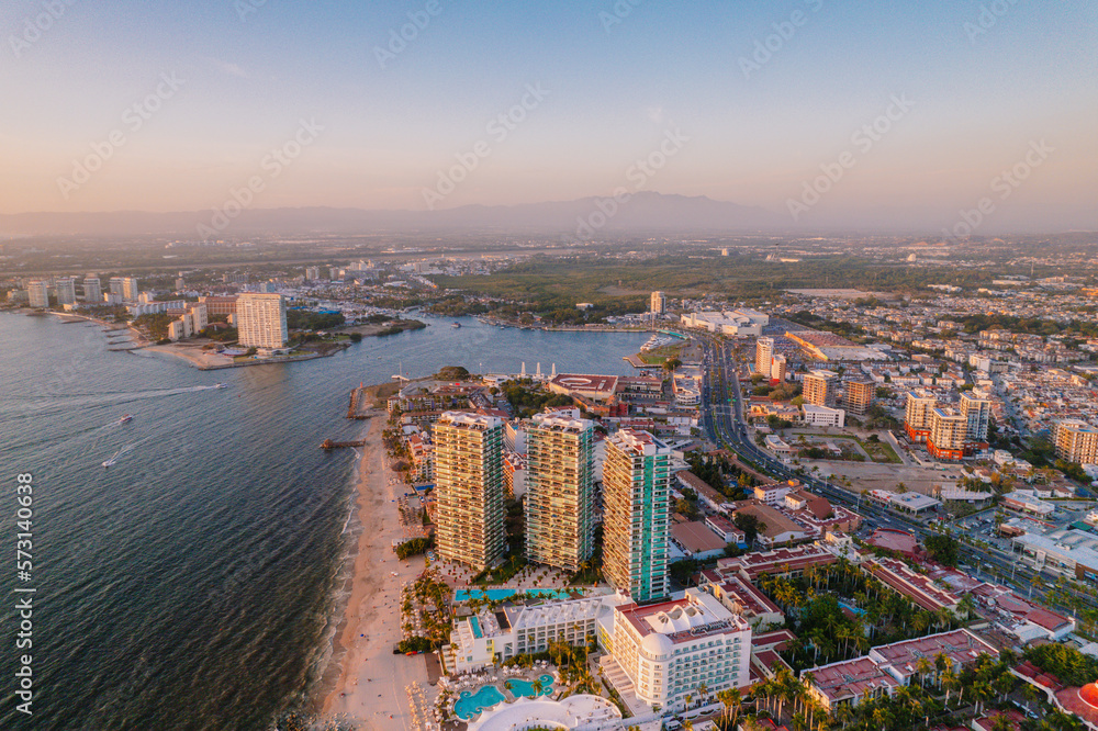 Obraz premium Sunset beaches in Puerto Vallarta