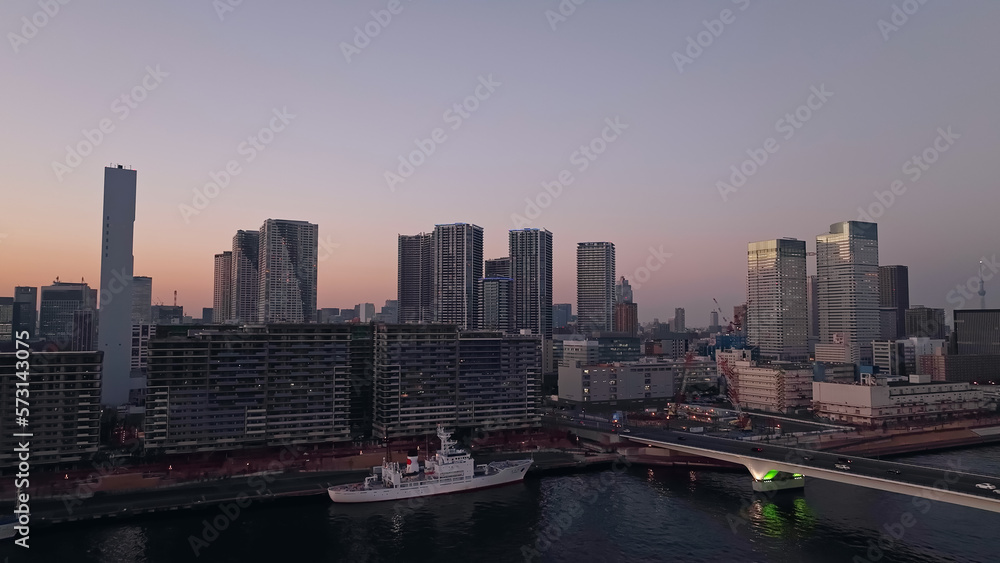 Naklejka premium 都市の夕景 空撮