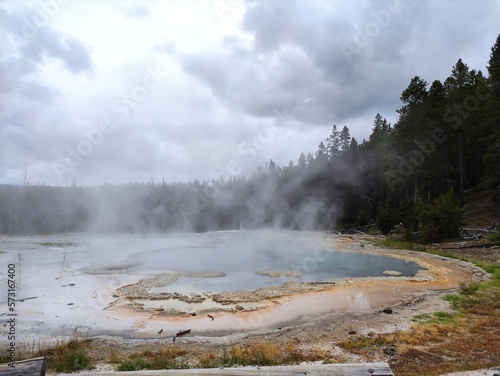yellowstone geothermal park