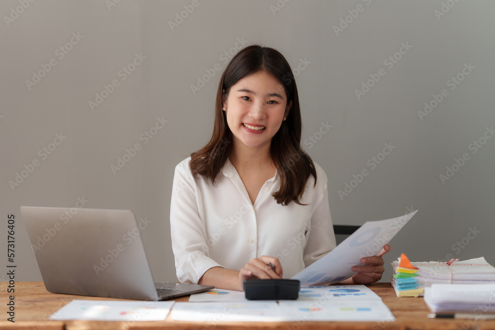 Beautiful business woman analyze fund investment. Business Consulting, Accounting, finance investment concept. Beautiful business woman analyze fund investment. Business Consulting, Accounting, finance investment concept.