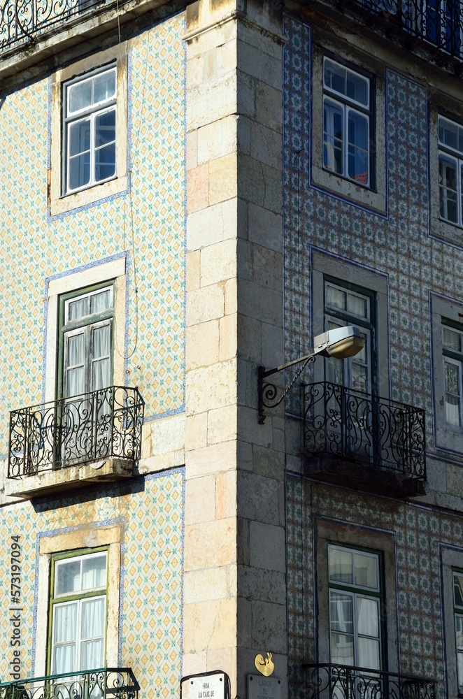 Fototapeta premium Fachada con azulejos, Lisboa