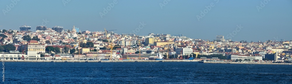Vista panorámica de Lisboa desde Almada, Portugal