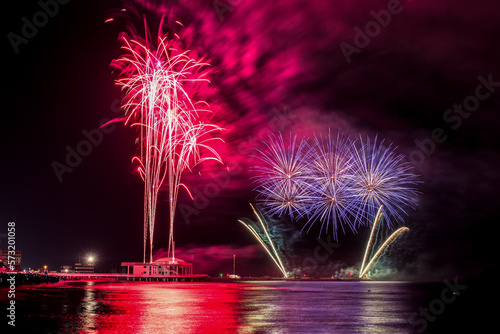 Fuochi d'artificio sul mare a Senigallia, Marche.