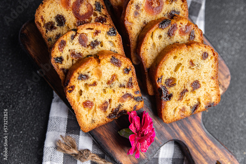 Valokuva fruit cake sweet dessert dried fruit traditional pastry, nuts meal food snack on