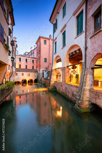 Obraz na płótnie Treviso, Italy. Cityscape image of historical center of Treviso, Italy at sunset. w salonie