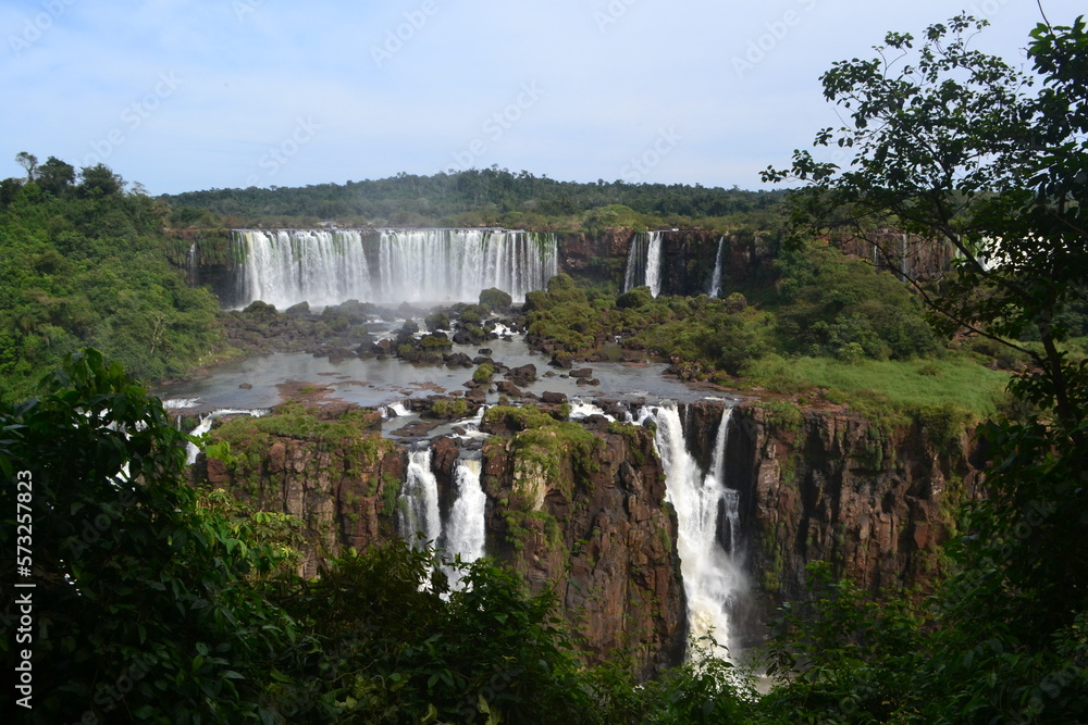 Fototapeta premium Outstanding waterfalls in Iguazu Falls, Brasil, 