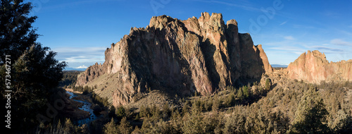 Panoramic view at the Crooked River and the rock in Smith Rock State Park in Oregon, USA 