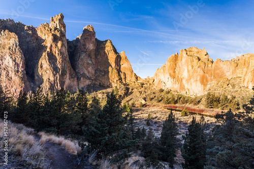 Beautiful orange rock formations in the Smith Rock State Park in Oregon