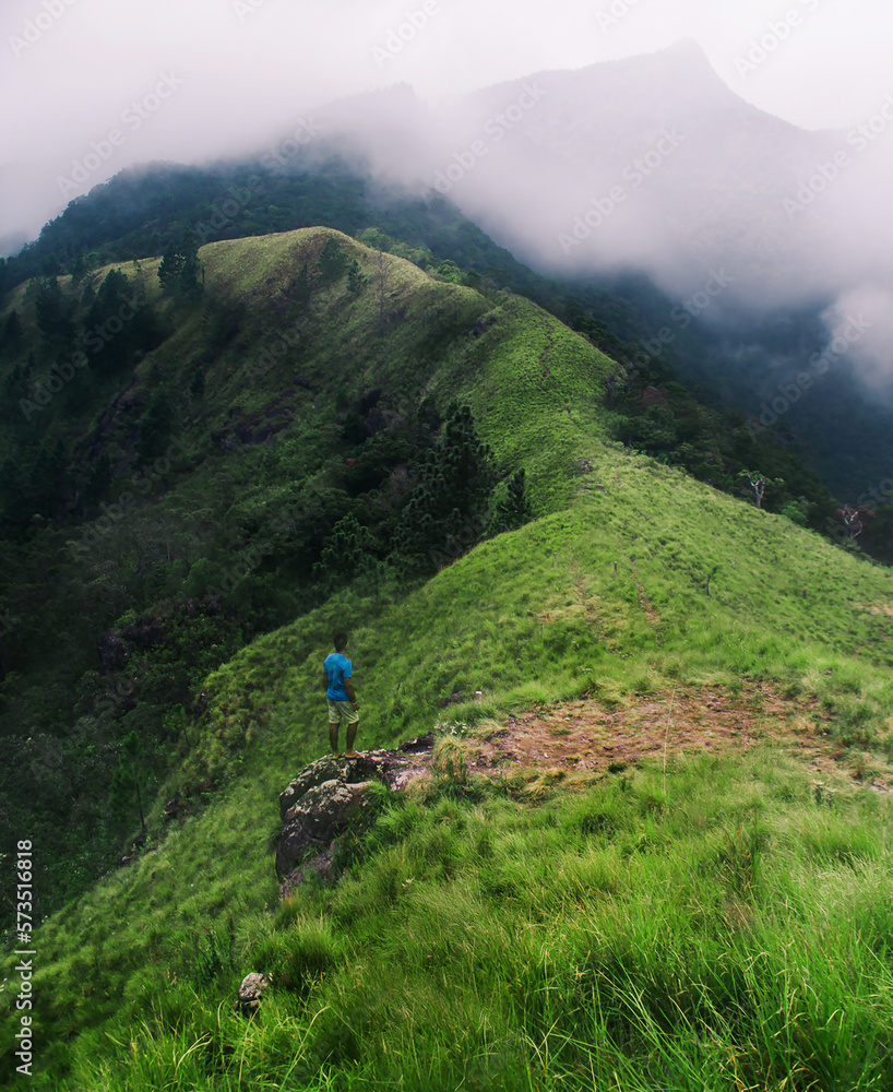 Balathuduwa and Gommolli Kanda are situated close to Kalupahana and facing the Badulla Colombo main road. They are the 13th and 14th highest peaks in Sri Lanka. Balathuduwa and Gommolli Kanda are situated close to Kalupahana and facing the Badulla Colombo main road. They are the 13th and 14th highest peaks in Sri Lanka.