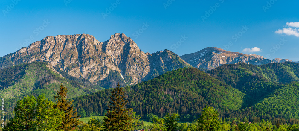 Poland 2022. Beautiful view on the snow Tatry. Zakopane, Giewont, Kasprowy Wierch, Swinica, Rysy, Kresanica.