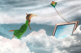 Ilustracja dziewczynka w zielonej sukience unosząca się nad chmurami latawiec i lustro w chmurach