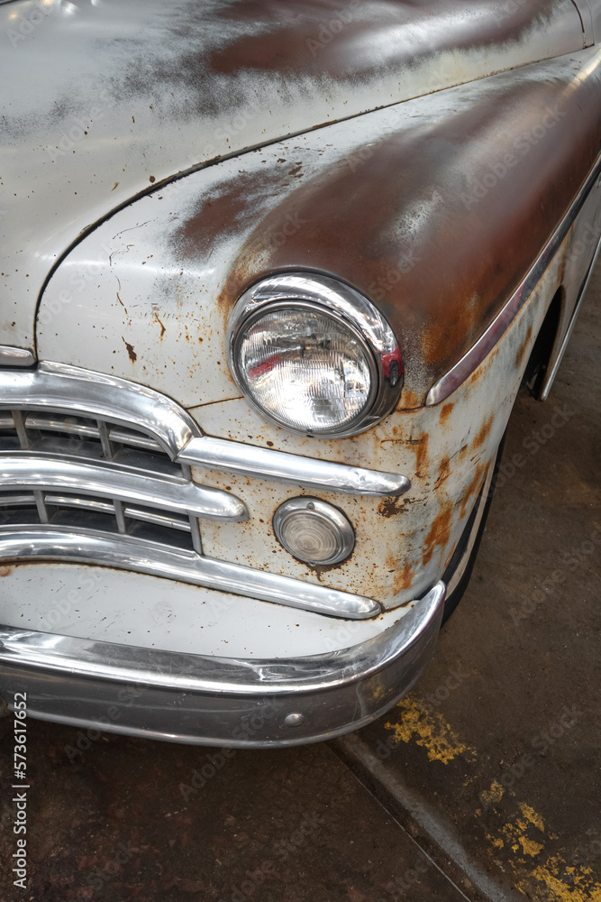 Fototapeta premium old car headlight photography
