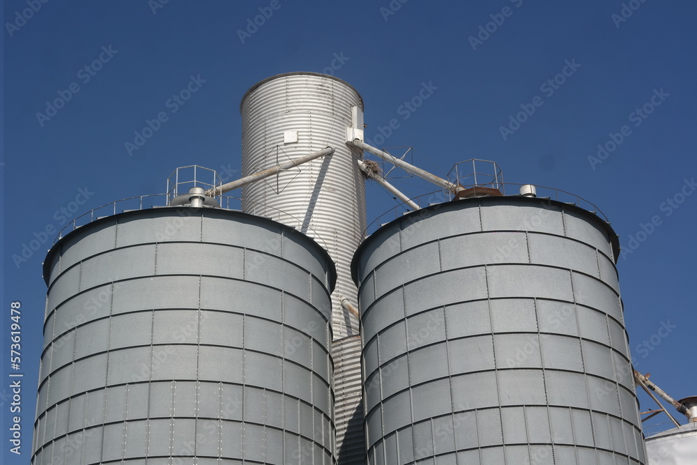 grain storage tanks