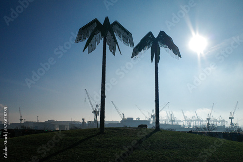 Deutschland, Hamburg, Park Fiction mit Blick zum Hafen  - Stock-Fotografie photo