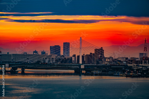 多摩川スカイブリッジから見える夕景 © kanzilyou