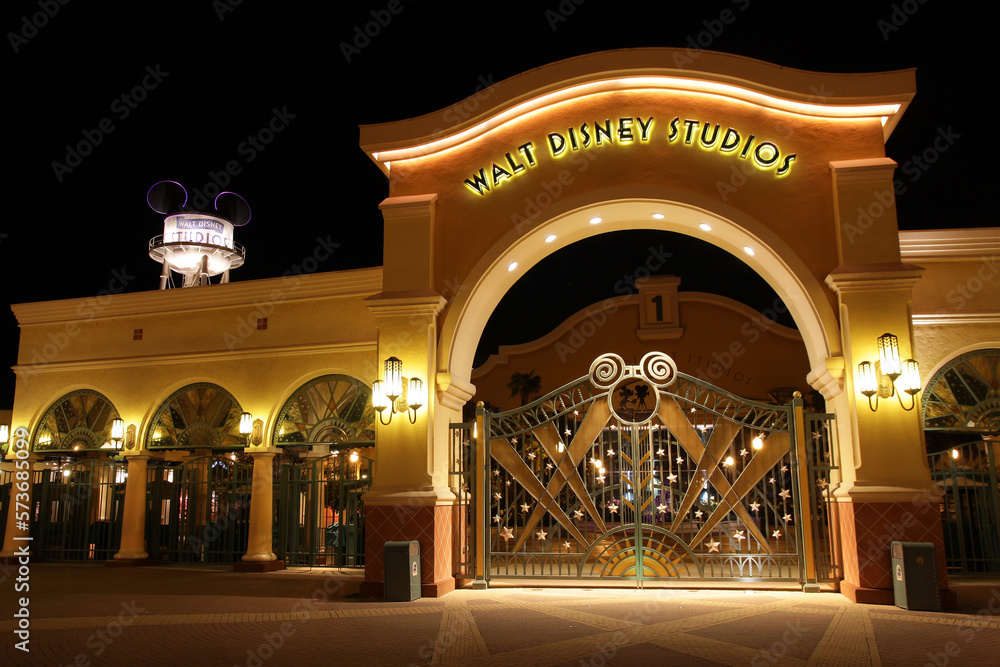 Naklejka premium Parc à thème Disneyland Paris et Walt Disney Studios