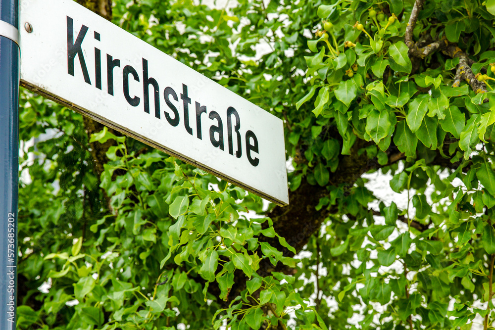 Straßenschild Kirchstraße, Hinweisschild, Kirche