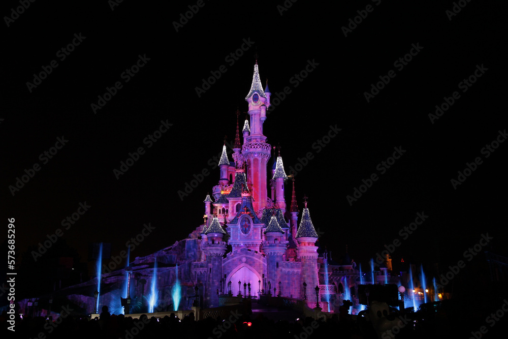 Naklejka premium Parc à thème Disneyland Paris et Walt Disney Studios