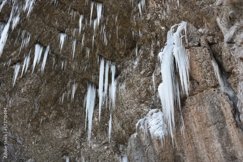 Wildensteiner Wasserfall, Kärnten, Gallizien, Freifallend, Wasserfall, Fallhöhe, Wasser, Winter, Bach, Wildensteiner Bach, Schnee, Eis, vereist, Eisschicht, Eisdecke, Tropfen,Wasserbecken, Wasserstand photo