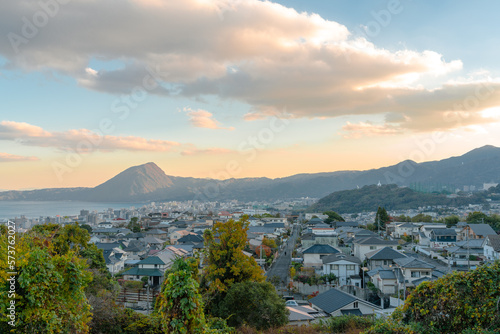 Obraz na płótnie Sunset view of Beppu city and sea in Oita, Japan w salonie