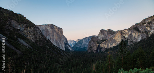 Tunnel View, Yosemite National Park at Sunset