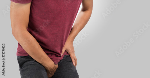 Canvastavla Man having groin pain.