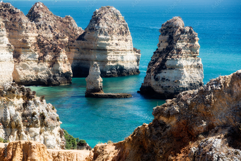 Fototapeta premium rocky coast of the mediterranean sea at the algarve