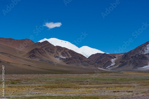 Monta  a de colores en la ruta de los seismiles  Fiambala  Catamarca  Argentina