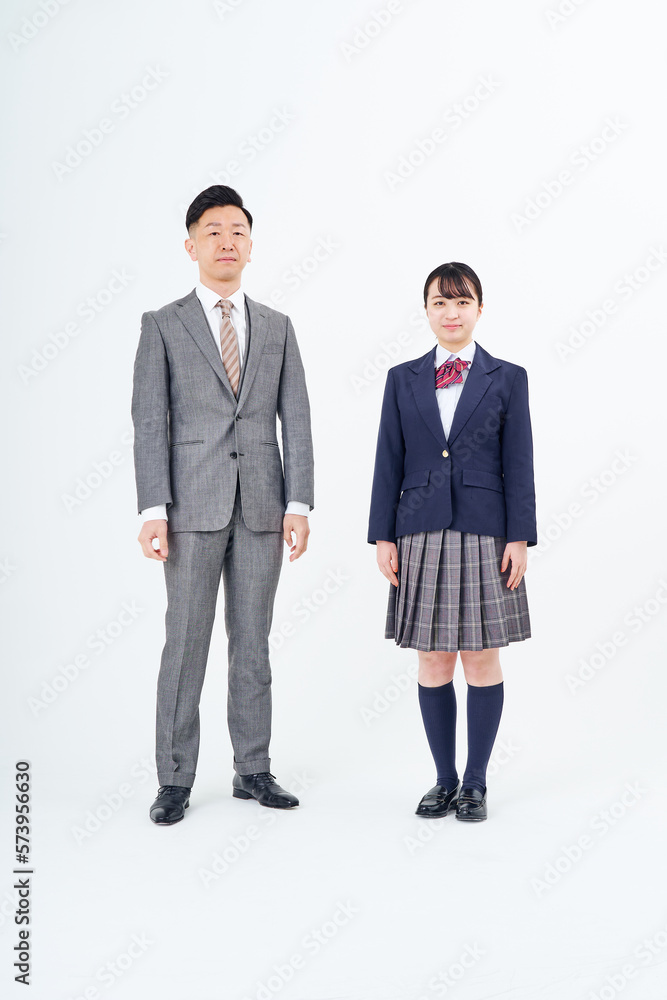 スーツ姿の男性と女子高生 スーツ姿の男性と女子高生