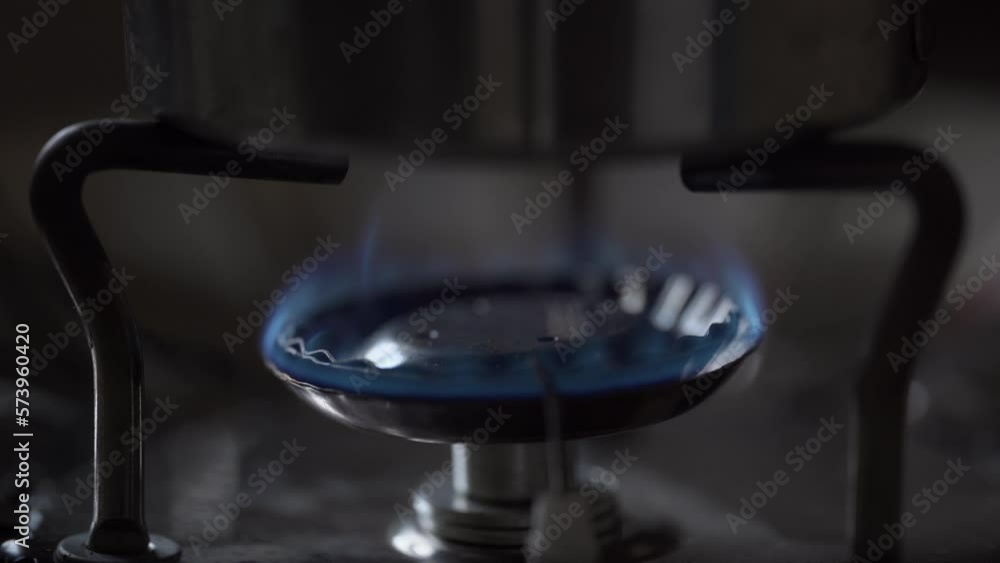 Stockvideon Kitchen gas stove fire inflaming, closeup burning burner