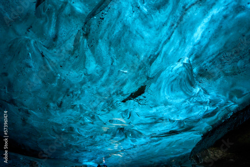 Amazing ice cave inside Vatnajökull glacier, Iceland © Adrian Solumsmo