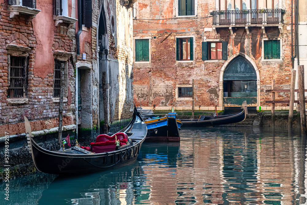 Venice on a Cold Winterday in January off the beaten tourist track, hidden Corners - hidden beauty
