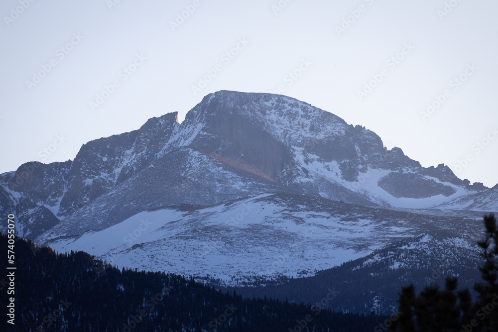 Obraz premium View of Snow Covered Longs Peak in Rocky Mountain National Park in Colorado in the Winter