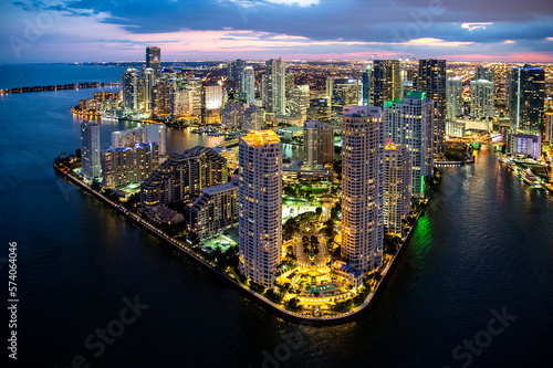 Bilde på lerret Brickell Key and Downtown,Mandarin Oriental and Intercontinental Hotel,